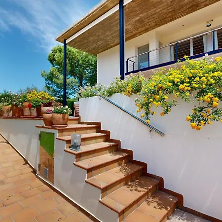 Gaudi Villa *
